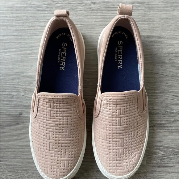 MUST HAVE Sperry size 6 - Picture 2 of 4